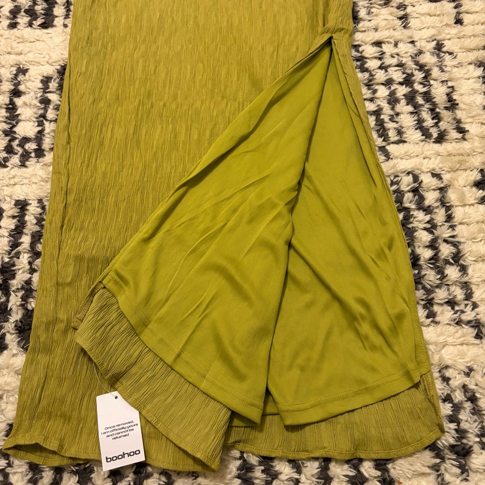 Textured Olive Maxi Skirt with Side Slit - Picture 6 of 8